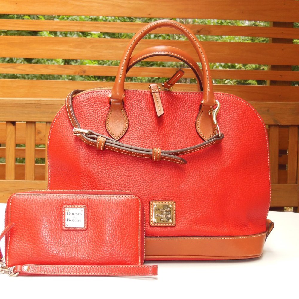 Dooney & Bourke Pebble Grain Zip Zip Stchel